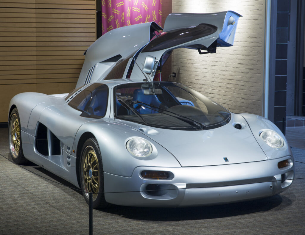Top 10 Cars with Gullwing Doors 14 Isdera Commendatore 112i