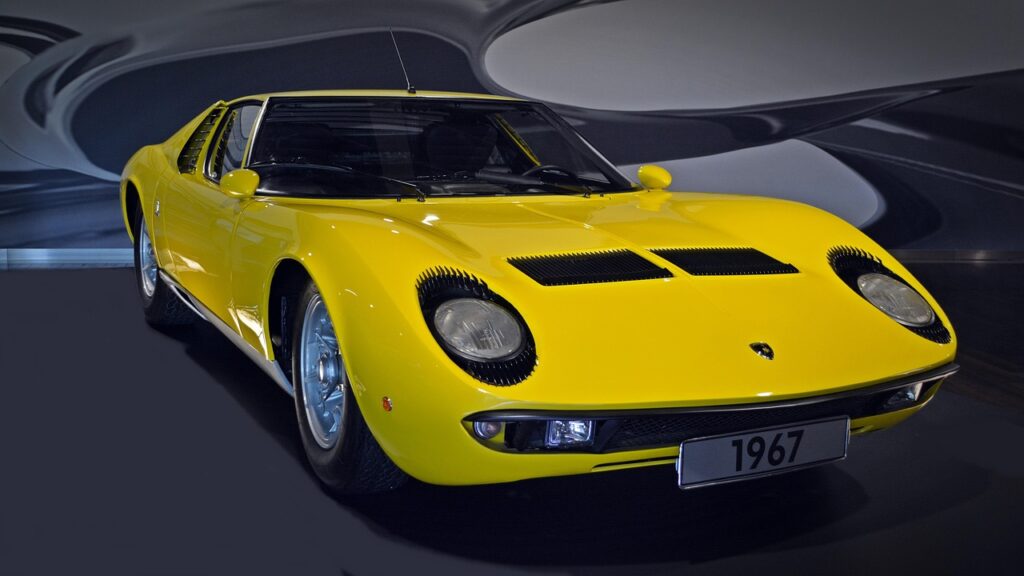 Lamborghini Miura: Iconic Design, Dangerous Safety Flaws 3 lamborghini miura, front view
